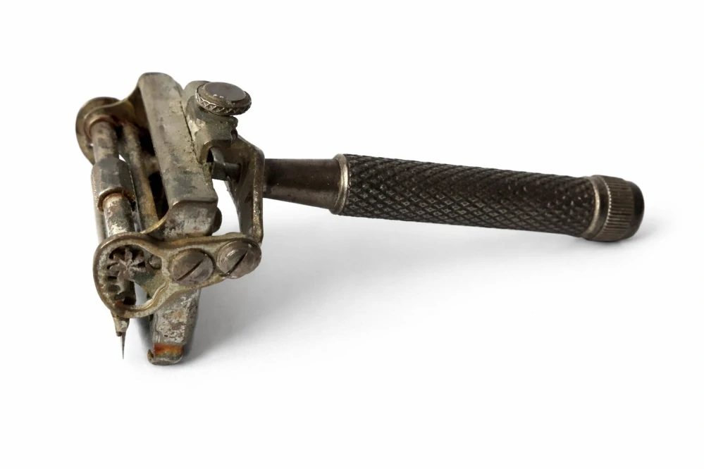 Wilkinson sword „empire model“ – kompletní historická holicí souprava v dřevěné etui – Anglie, cca 1930–1950