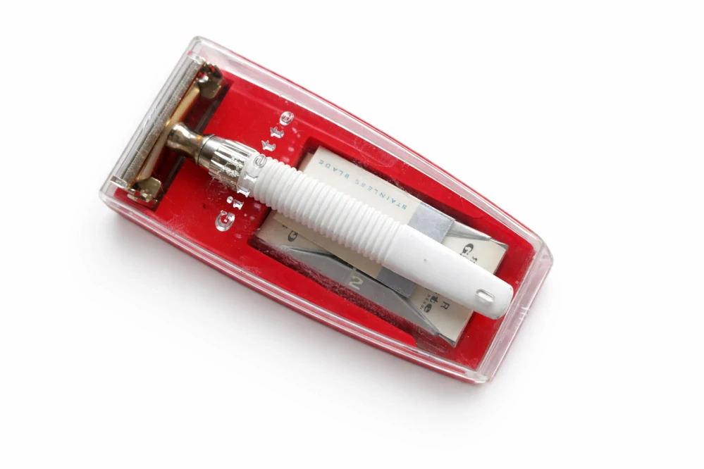 Holicí strojek Gillette (bezpečnostní strojek) – Anglie, cca 1960–1975