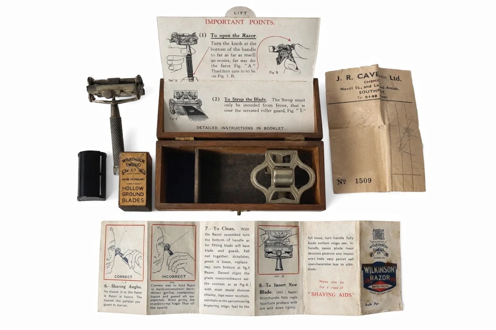Wilkinson sword „empire model“ – kompletní historická holicí souprava v dřevěné etui – Anglie, cca 1930–1950