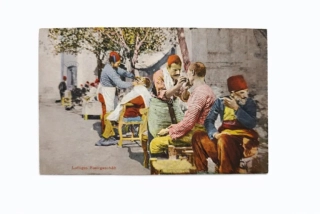Holič V Mostaru – Pouliční Holičství V Bosně – Kolorovaná Fotopohlednice, Rakousko-Uhersko, Cca 1908